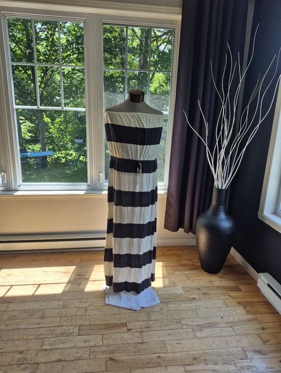 Old Navy Dresses & Skirts - Striped Black/grey and White Tube Maxi Dress